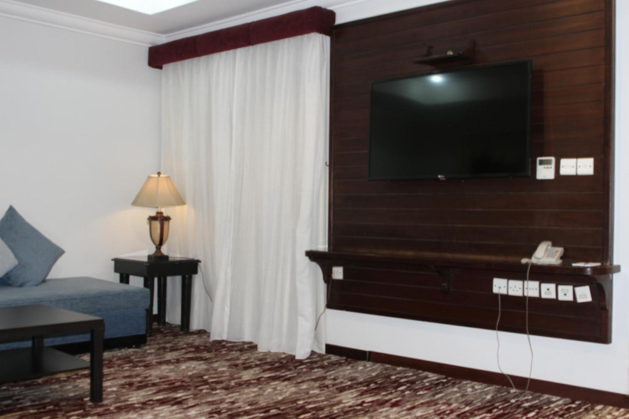 Carawan Al Khaleej Hotel Olaya Riad Exterior foto