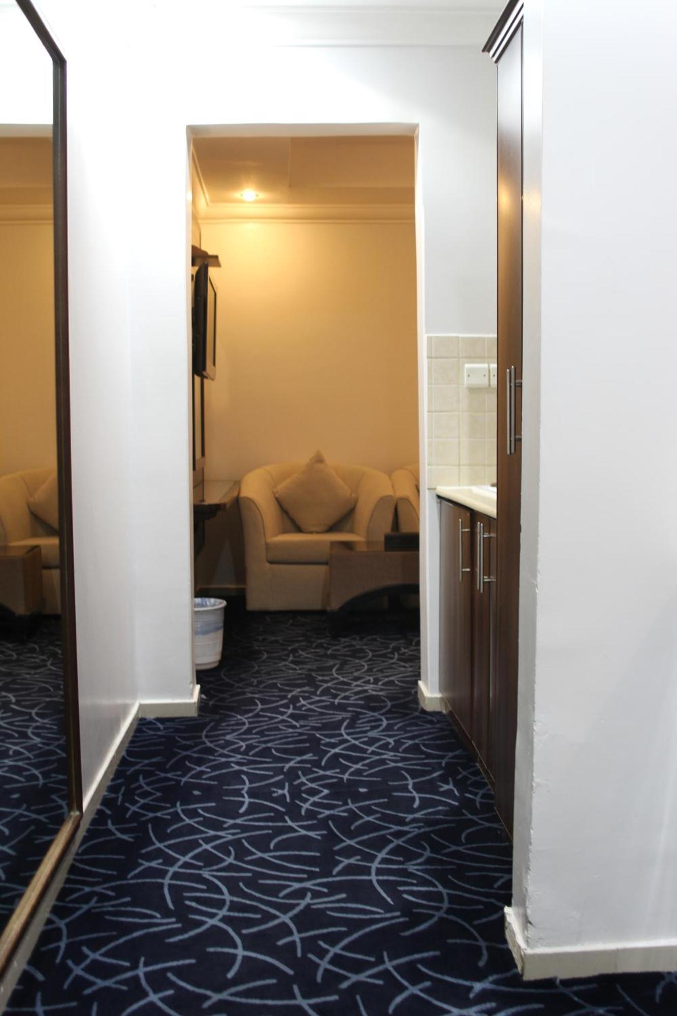 Carawan Al Khaleej Hotel Olaya Riad Exterior foto